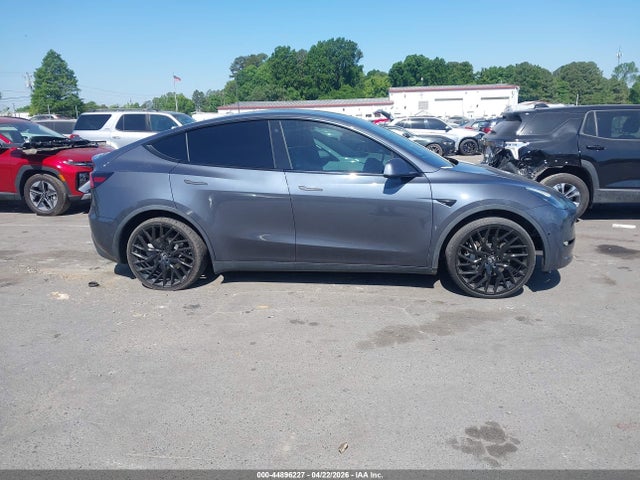 Продаж на аукціоні авто 2021 Tesla Model Y Standard Range Rear-wheel Drive, vin: 5YJYGDED4MF106198, номер лоту: 44896227
