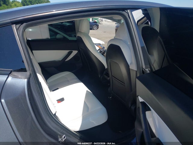 Продаж на аукціоні авто 2021 Tesla Model Y Standard Range Rear-wheel Drive, vin: 5YJYGDED4MF106198, номер лоту: 44896227