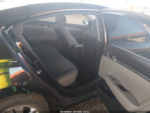 5NPD84LF1LH575085 Hyundai ELANTRA SEL