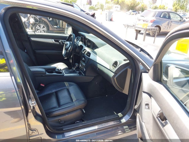 Продажа на аукционе авто 2013 Mercedes-benz C 250 Sport, vin: WDDGF4HB9DR271740, номер лота: 44896273