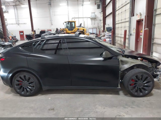 44896282 :رقم المزاد ، 7SAYGDEF7NF553940 vin ، 2022 Tesla Model Y Performance Dual Motor All-wheel Drive مزاد بيع