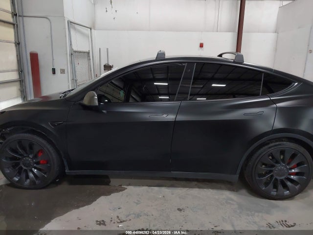 44896282 :رقم المزاد ، 7SAYGDEF7NF553940 vin ، 2022 Tesla Model Y Performance Dual Motor All-wheel Drive مزاد بيع