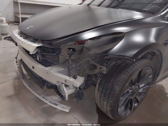 44896282 :رقم المزاد ، 7SAYGDEF7NF553940 vin ، 2022 Tesla Model Y Performance Dual Motor All-wheel Drive مزاد بيع