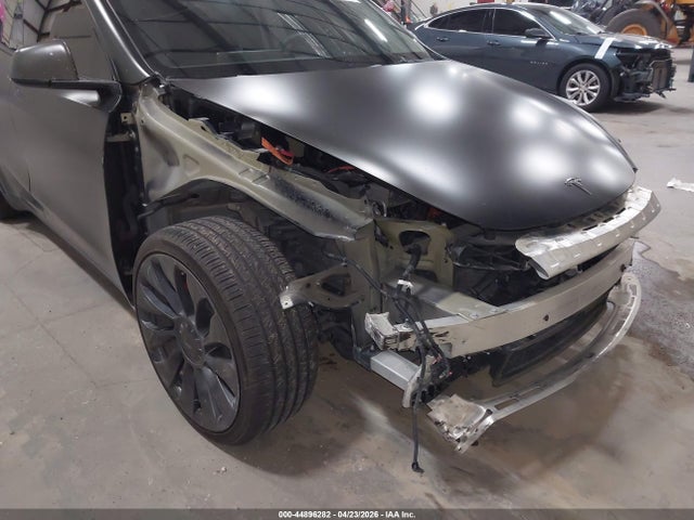 44896282 :رقم المزاد ، 7SAYGDEF7NF553940 vin ، 2022 Tesla Model Y Performance Dual Motor All-wheel Drive مزاد بيع