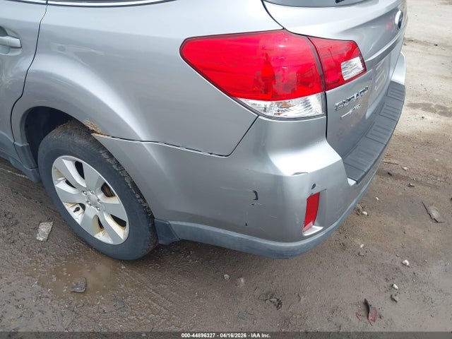 44896327 :رقم المزاد ، 4S4BRBCC8B3384980 vin ، 2011 Subaru Outback 2.5i Premium مزاد بيع