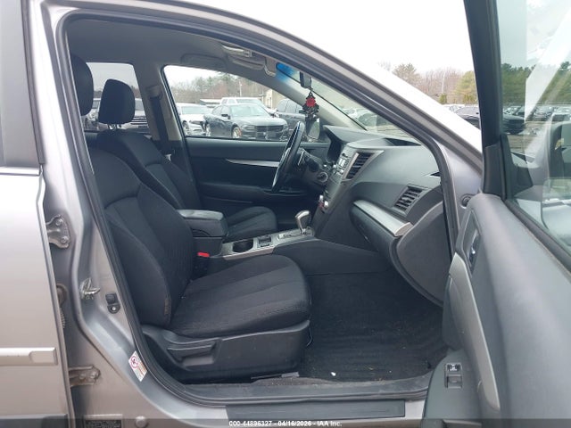 44896327 :رقم المزاد ، 4S4BRBCC8B3384980 vin ، 2011 Subaru Outback 2.5i Premium مزاد بيع