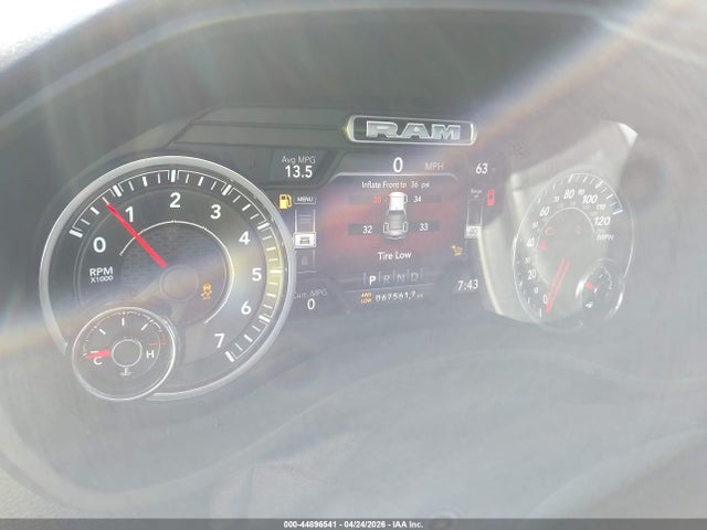 2021 Ram 1500 Laramie  4x4 5'7 Box მანქანა იყიდება აუქციონზე, vin: 1C6SRFJT5MN702597, აუქციონის ნომერი: 44896541