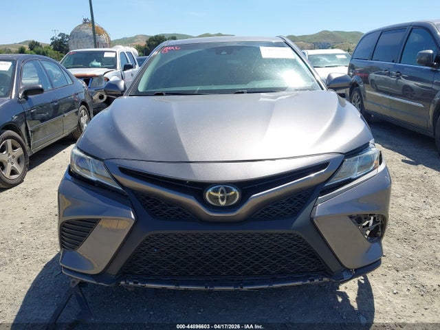 4T1B11HK5JU514045 Toyota CAMRY SE