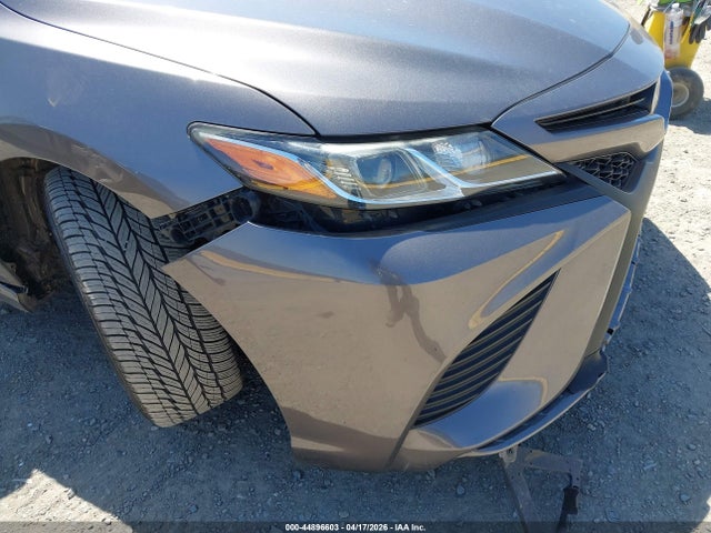 4T1B11HK5JU514045 Toyota CAMRY SE
