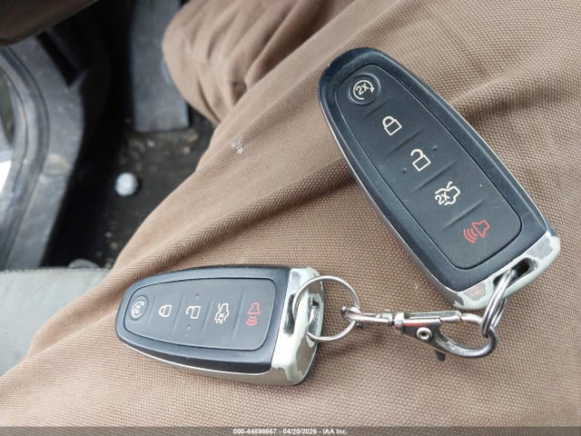 Продаж на аукціоні авто 2019 Ford Escape Se, vin: 1FMCU9GD2KUC33903, номер лоту: 44896667
