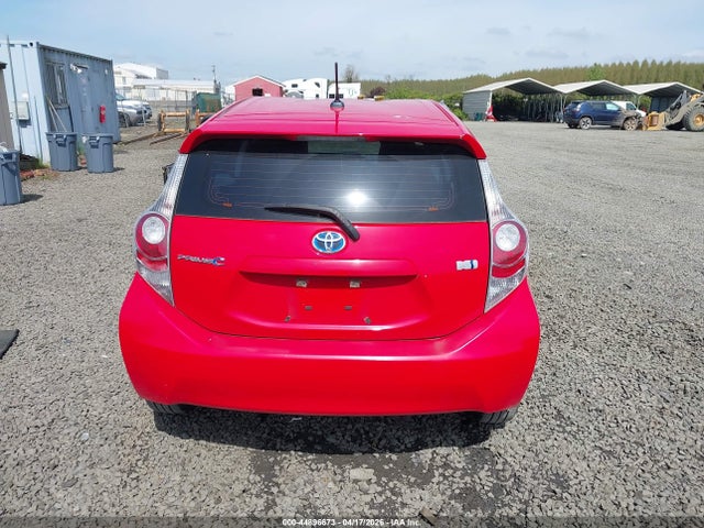 Toyota Prius C Three 2014 JTDKDTB36E1073297 Image 16