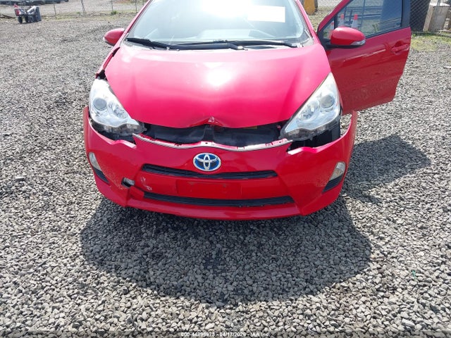 Toyota Prius C Three 2014 JTDKDTB36E1073297 Image 6