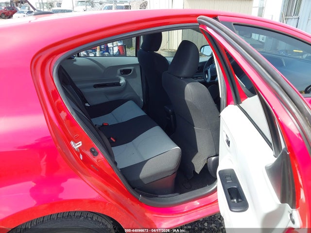 Toyota Prius C Three 2014 JTDKDTB36E1073297 Image 8