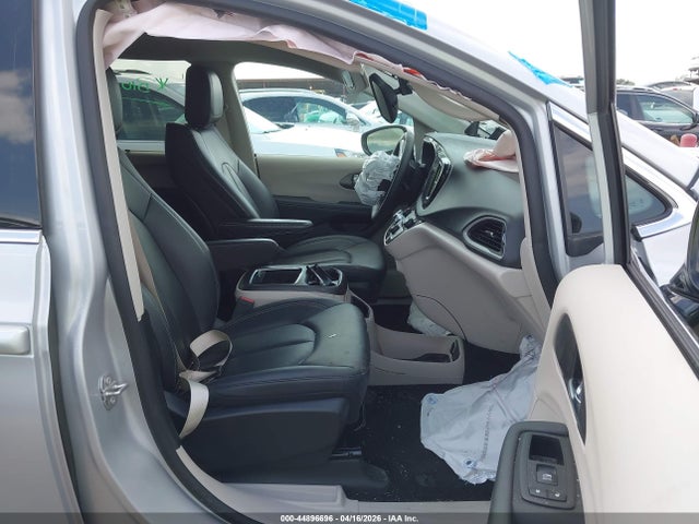 Продаж на аукціоні авто 2024 Chrysler Pacifica Touring L, vin: 2C4RC1BG8RR195489, номер лоту: 44896696