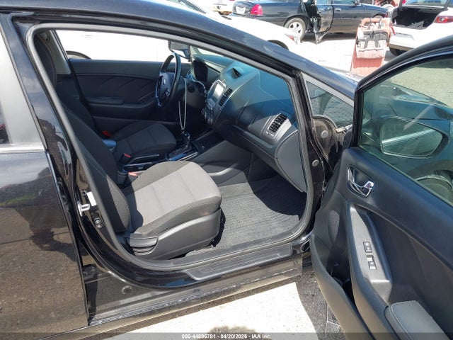 2017 Kia Forte S მანქანა იყიდება აუქციონზე, vin: 3KPFL4A72HE009595, აუქციონის ნომერი: 44896781