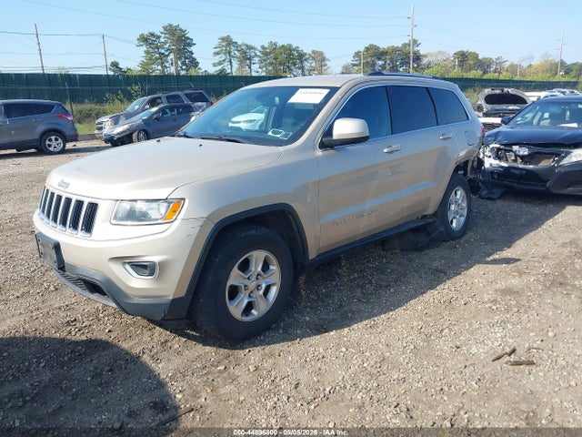 2015 Jeep Grand Cherokee Laredo მანქანა იყიდება აუქციონზე, vin: 1C4RJFAGXFC704863, აუქციონის ნომერი: 44896800