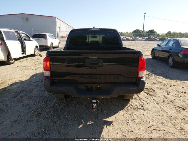 44896832 :رقم المزاد ، 5TFCZ5AN1HX106129 vin ، 2017 Toyota Tacoma Trd Off Road مزاد بيع