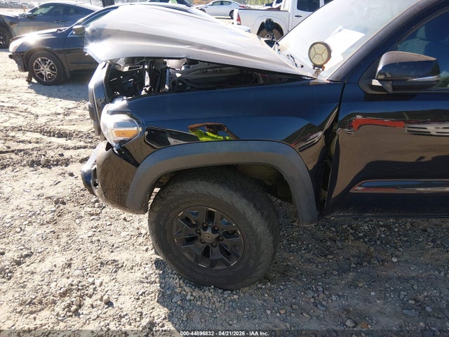 44896832 :رقم المزاد ، 5TFCZ5AN1HX106129 vin ، 2017 Toyota Tacoma Trd Off Road مزاد بيع