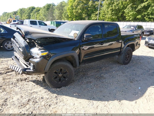 44896832 :رقم المزاد ، 5TFCZ5AN1HX106129 vin ، 2017 Toyota Tacoma Trd Off Road مزاد بيع