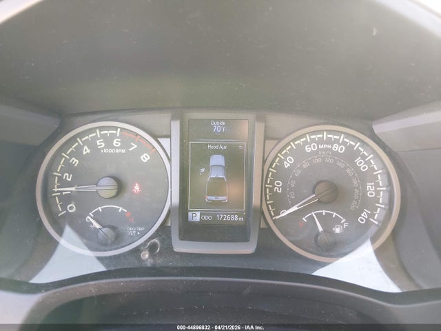 44896832 :رقم المزاد ، 5TFCZ5AN1HX106129 vin ، 2017 Toyota Tacoma Trd Off Road مزاد بيع