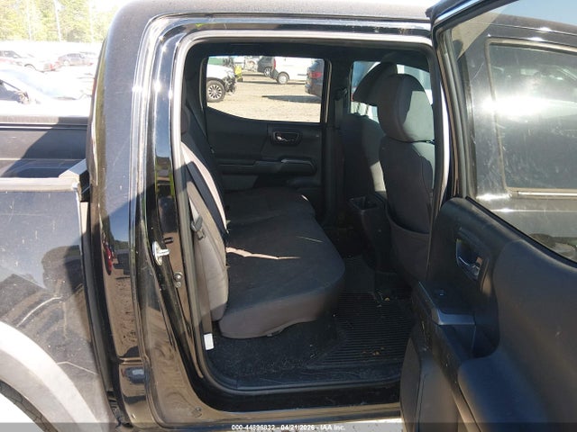 44896832 :رقم المزاد ، 5TFCZ5AN1HX106129 vin ، 2017 Toyota Tacoma Trd Off Road مزاد بيع