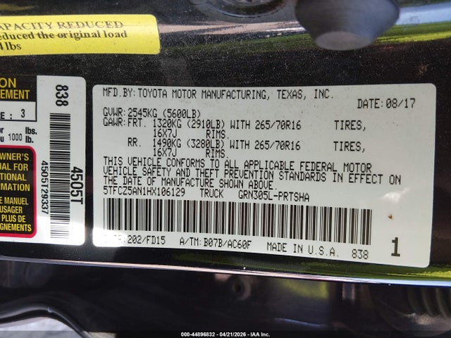 44896832 :رقم المزاد ، 5TFCZ5AN1HX106129 vin ، 2017 Toyota Tacoma Trd Off Road مزاد بيع