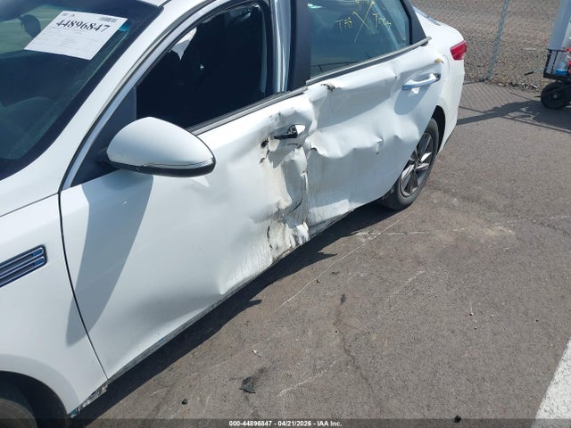 2020 Kia Optima Lx მანქანა იყიდება აუქციონზე, vin: 5XXGT4L31LG381413, აუქციონის ნომერი: 44896847