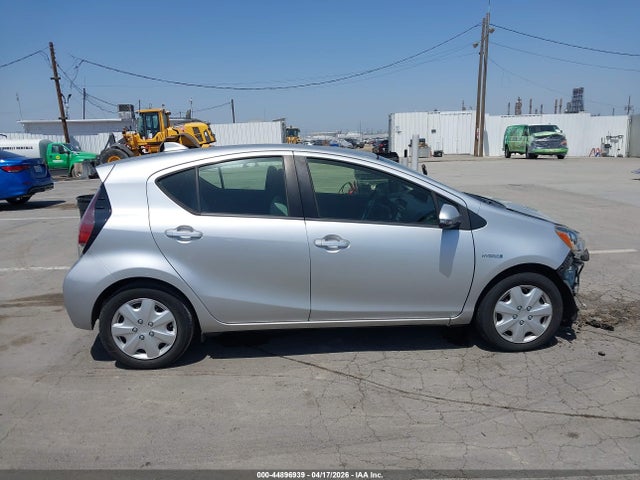 JTDKDTB31G1117547 Toyota Prius C One