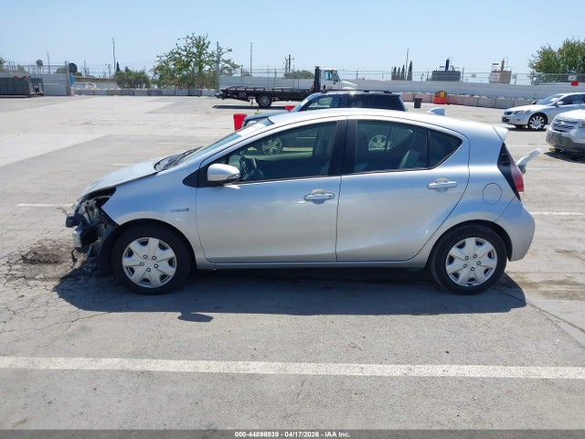 JTDKDTB31G1117547 Toyota Prius C One