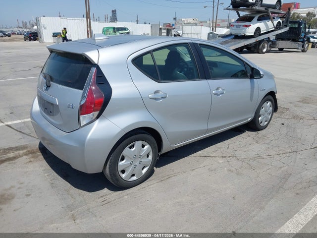 JTDKDTB31G1117547 Toyota Prius C One