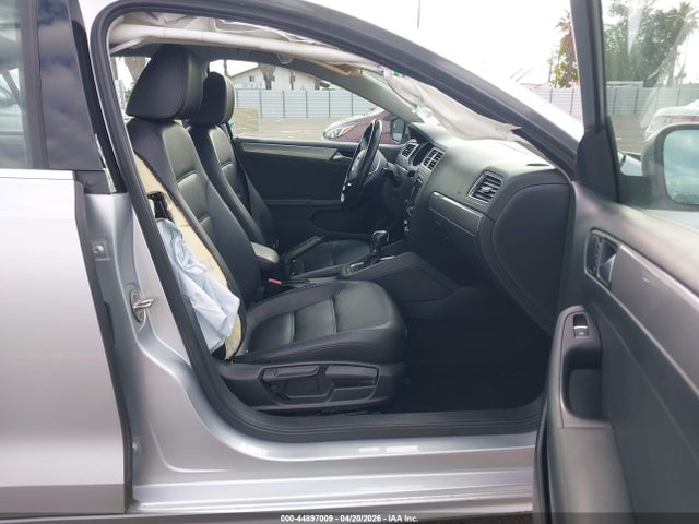 3VWD17AJ7FM401949 Volkswagen Jetta 1.8t Se