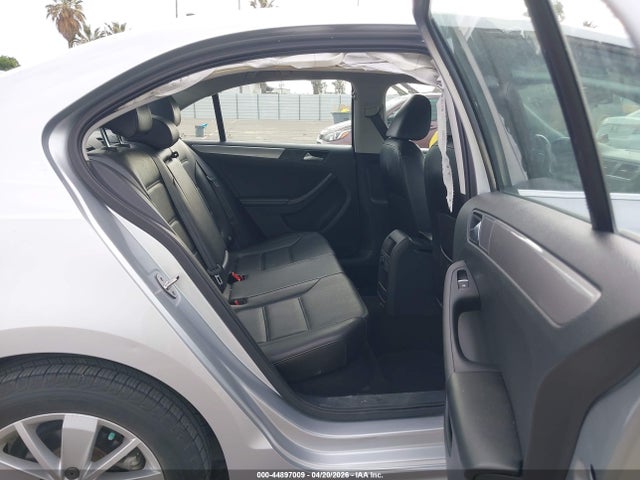 3VWD17AJ7FM401949 Volkswagen Jetta 1.8t Se