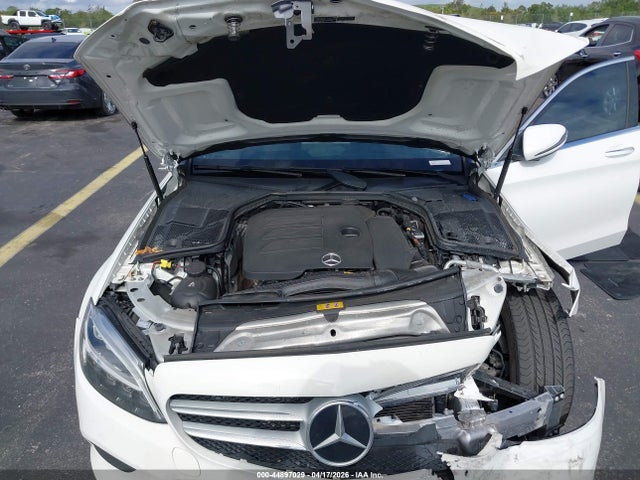 44897029 :رقم المزاد ، W1KWF8DB2LR576519 vin ، 2020 Mercedes-benz C 300 مزاد بيع