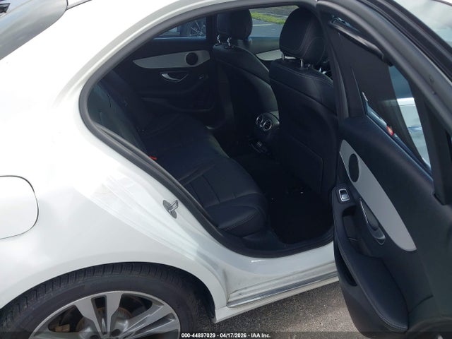 44897029 :رقم المزاد ، W1KWF8DB2LR576519 vin ، 2020 Mercedes-benz C 300 مزاد بيع