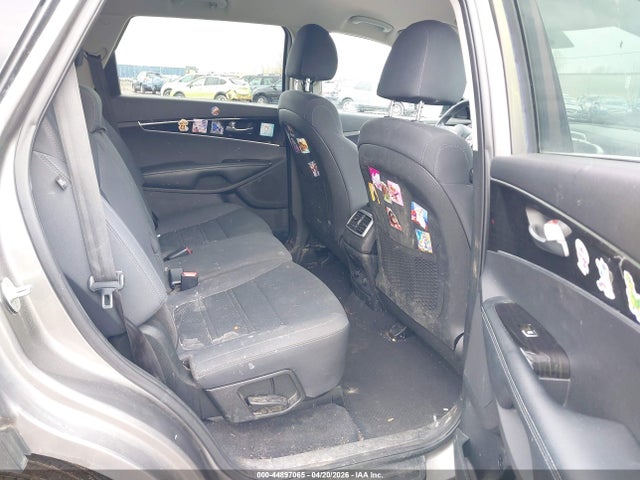 Продажа на аукционе авто 2019 Kia Sorento 2.4l Lx, vin: 5XYPG4A39KG520379, номер лота: 44897065