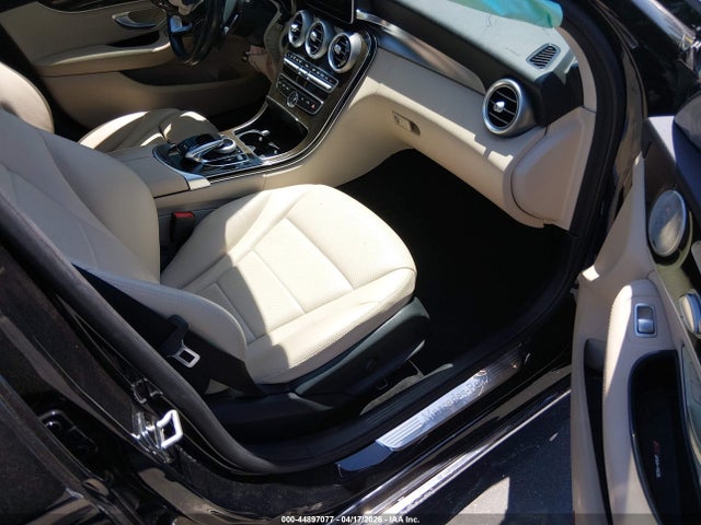 Продажа на аукционе авто 2015 Mercedes-benz C 300, vin: 55SWF4JB2FU051525, номер лота: 44897077
