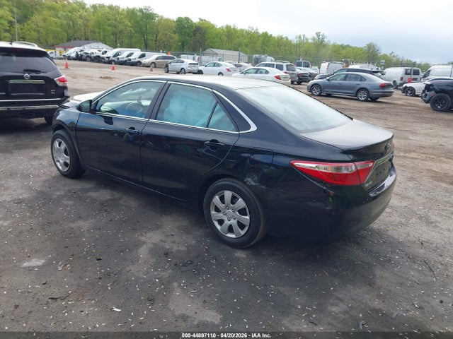 2017 Toyota Camry Le მანქანა იყიდება აუქციონზე, vin: 4T1BF1FK8HU310533, აუქციონის ნომერი: 44897110