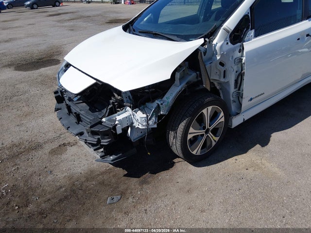 1N4AZ1CP4JC302177 Nissan LEAF SV