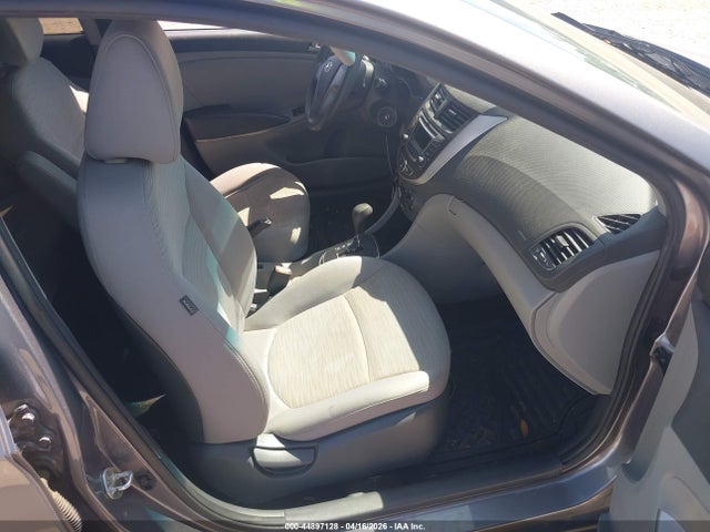 44897128 :رقم المزاد ، KMHCT4AE3FU841622 vin ، 2015 Hyundai Accent Gls مزاد بيع