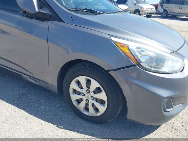 44897128 :رقم المزاد ، KMHCT4AE3FU841622 vin ، 2015 Hyundai Accent Gls مزاد بيع