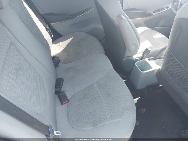 44897128 :رقم المزاد ، KMHCT4AE3FU841622 vin ، 2015 Hyundai Accent Gls مزاد بيع