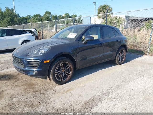 2017 PORSCHE MACAN WP1AA2A52HLB00665 Photo 1