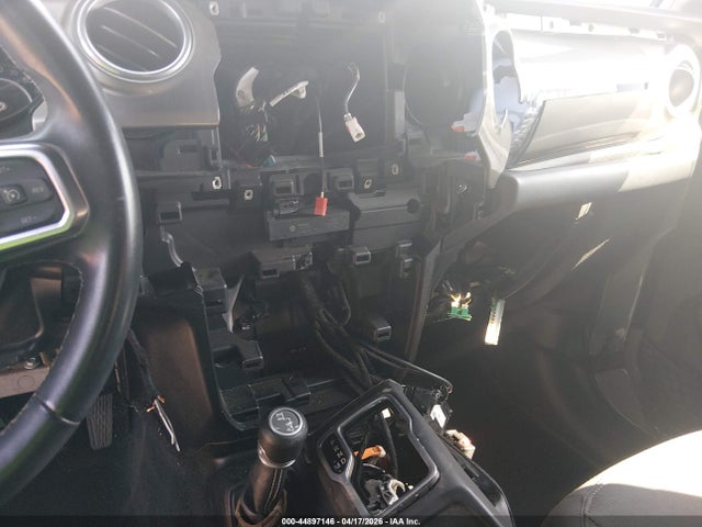 Aukcja sprzedaży 2018 Jeep Wrangler Unlimited Sahara 4x4, vin: 1C4HJXEN2JW233342, numer aukcji: 44897146