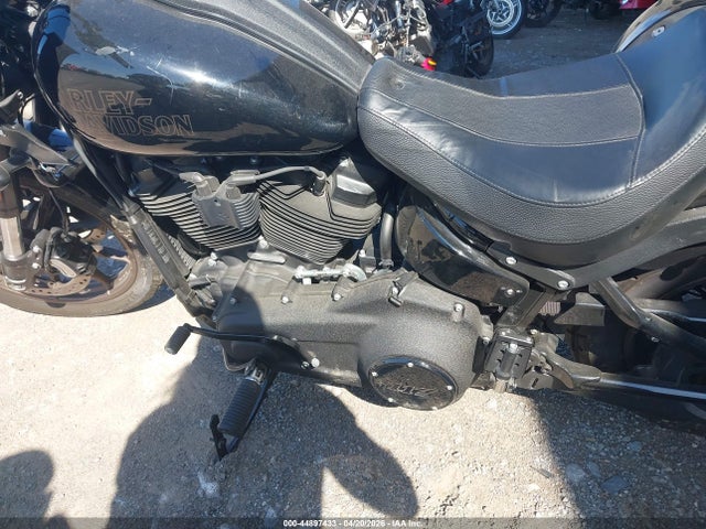 1HD1YXZ18NB029158 Harley-Davidson Fxlrst