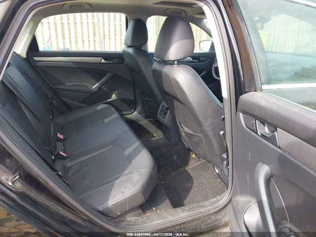2014 Volkswagen Passat 1.8t Se მანქანა იყიდება აუქციონზე, vin: 1VWBS7A37EC032693, აუქციონის ნომერი: 44897565
