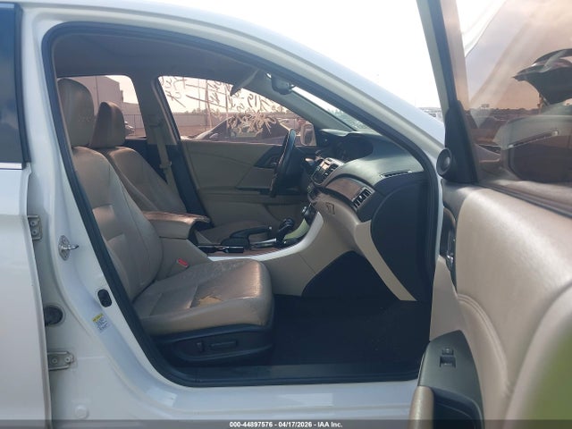 2015 Honda Accord Touring მანქანა იყიდება აუქციონზე, vin: 1HGCR3F92FA004078, აუქციონის ნომერი: 44897576