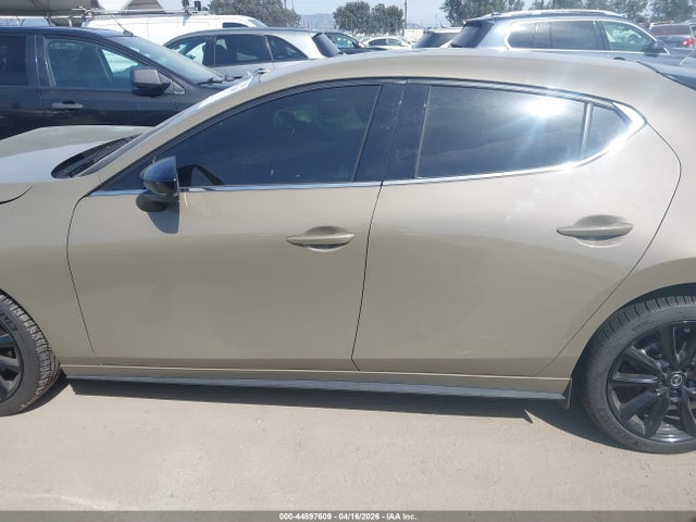 44897609 :رقم المزاد ، JM1BPBYYXR1710864 vin ، 2024 Mazda Mazda3 2.5 Carbon Turbo مزاد بيع