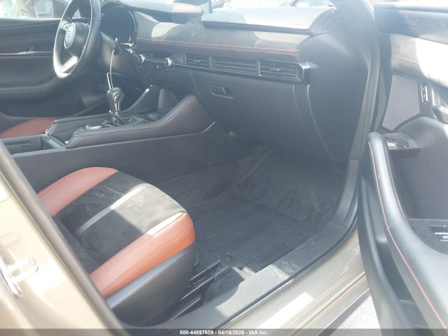 44897609 :رقم المزاد ، JM1BPBYYXR1710864 vin ، 2024 Mazda Mazda3 2.5 Carbon Turbo مزاد بيع