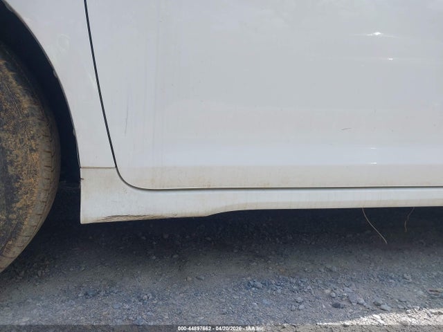 Продажа на аукционе авто 2018 Toyota Sienna Le 8 Passenger, vin: 5TDKZ3DC3JS902077, номер лота: 44897662