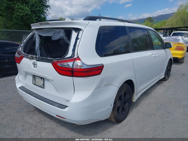 Продажа на аукционе авто 2018 Toyota Sienna Le 8 Passenger, vin: 5TDKZ3DC3JS902077, номер лота: 44897662